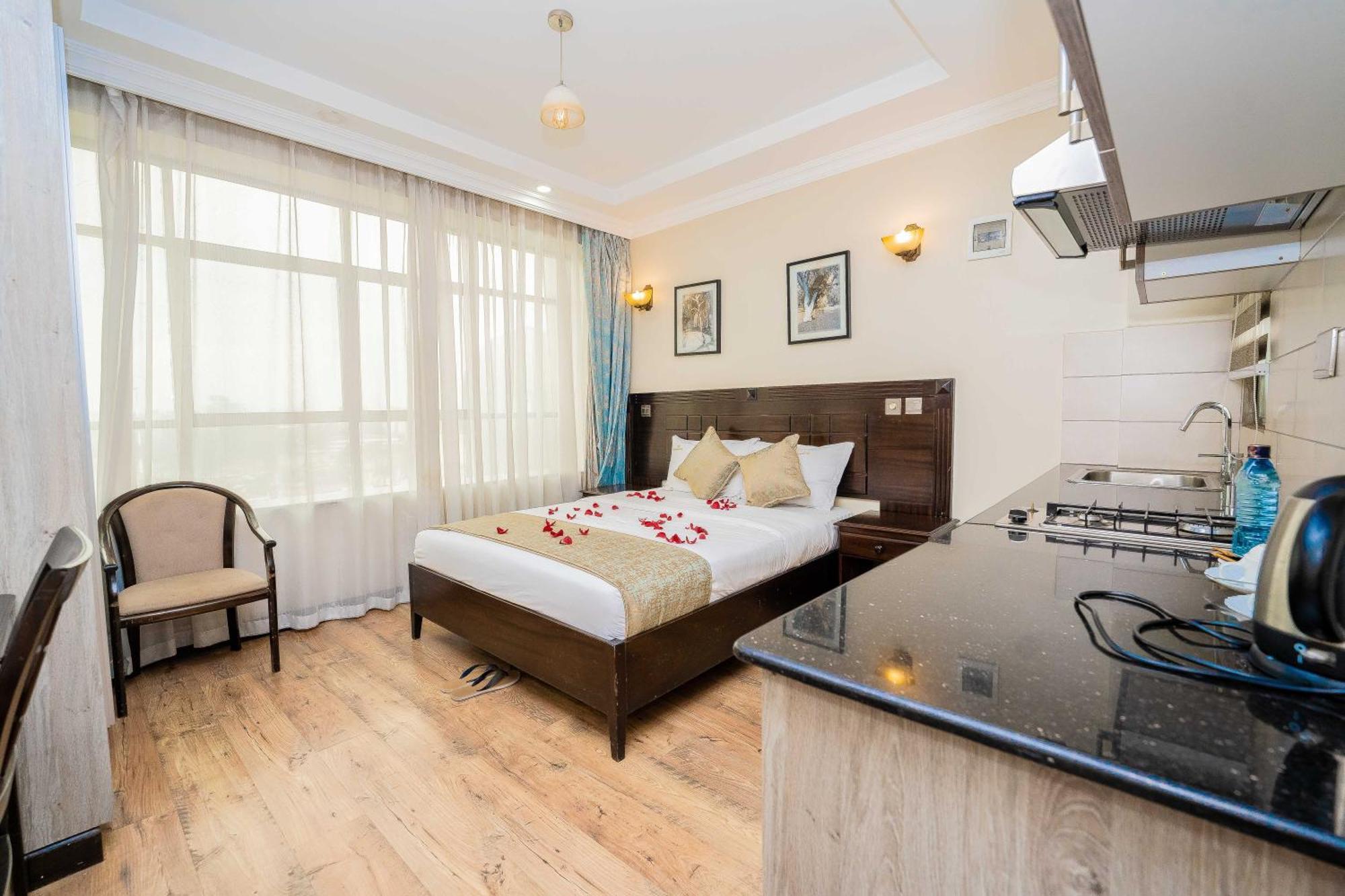 Hemak Suites Hotel Найроби Экстерьер фото