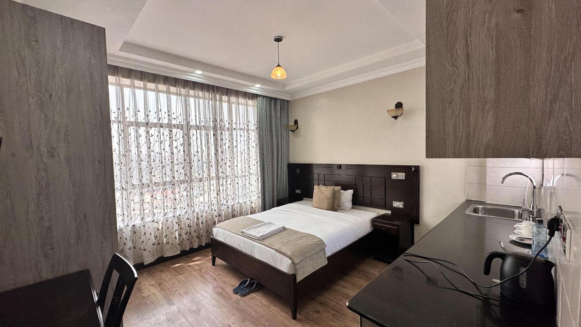 Hemak Suites Hotel Найроби Экстерьер фото