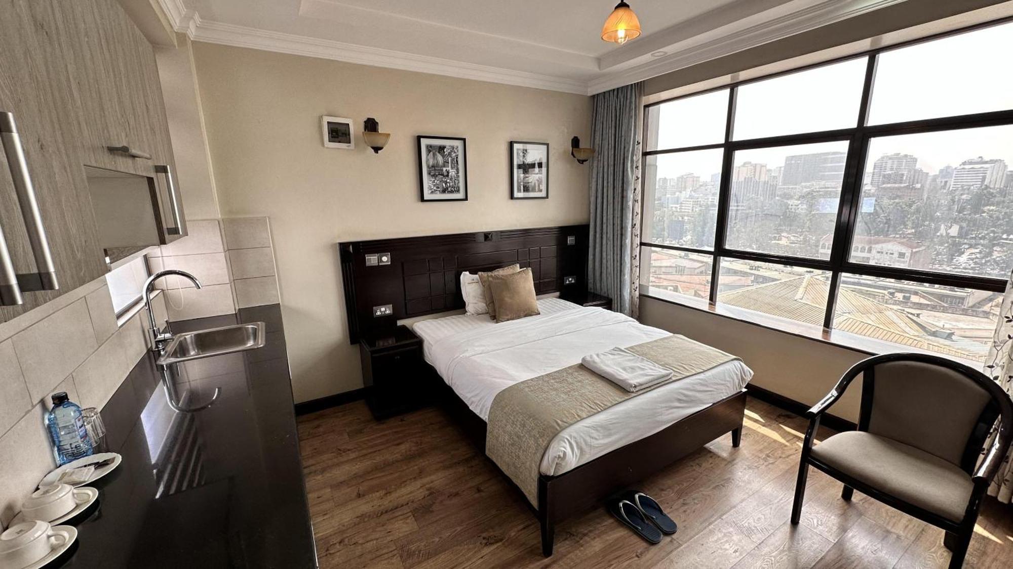 Hemak Suites Hotel Найроби Экстерьер фото