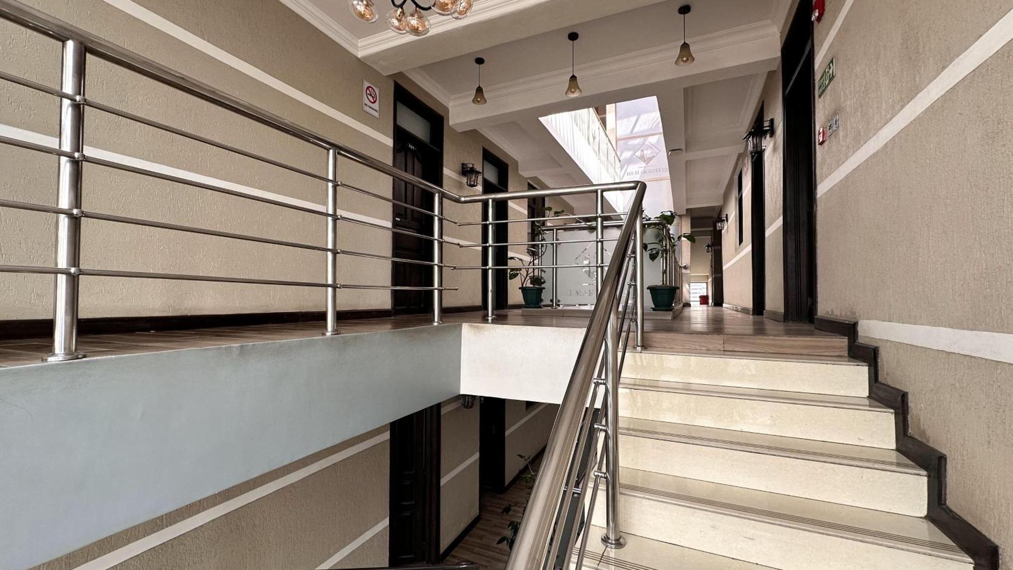 Hemak Suites Hotel Найроби Экстерьер фото